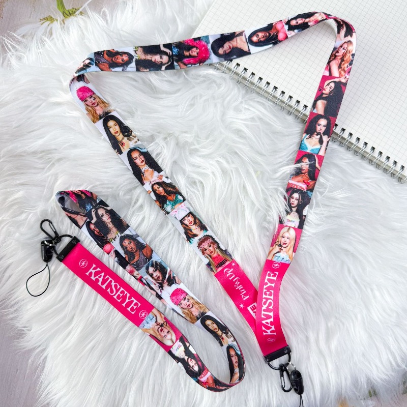حبل تعليق للهاتف من KATSEYE بت - مراجعة Anime Merchandise Bag وسعره